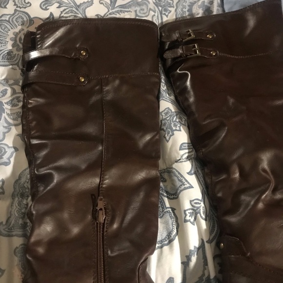 Chocolate brown boots - Picture 5 of 5